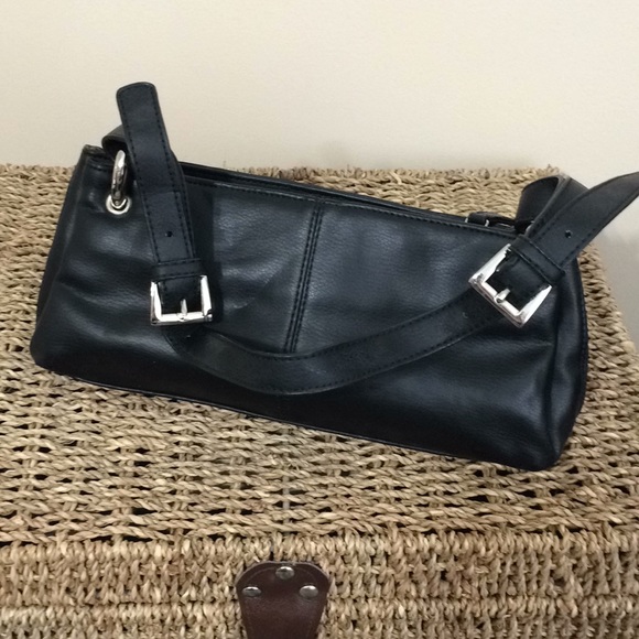 le chateau Handbags - Free Le Chateau Shoulder Bag